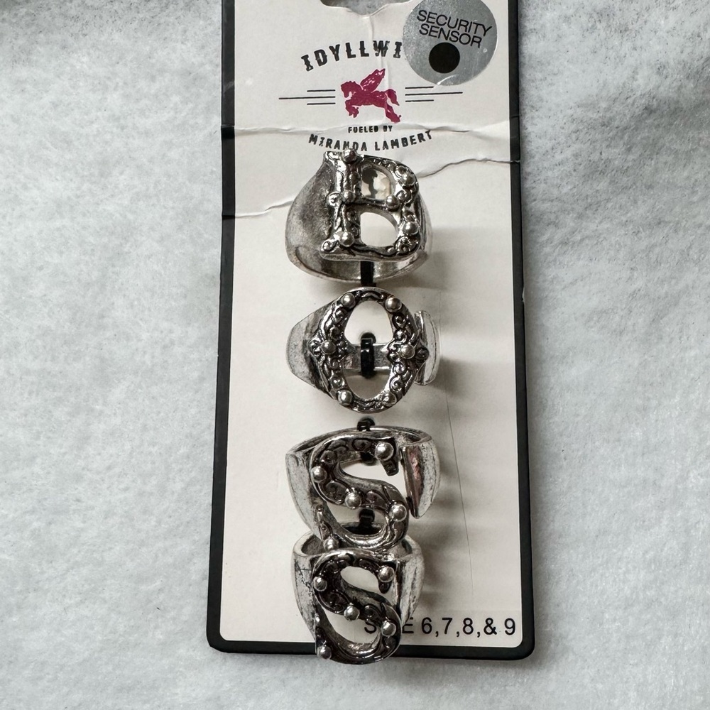 IDYLLWIND- 4 pcs. Silver Letters BOSS Rings